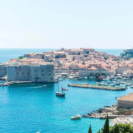 Апартаменты Lazarin - Two Bedroom With Balcony And Sea View 1 Veliki