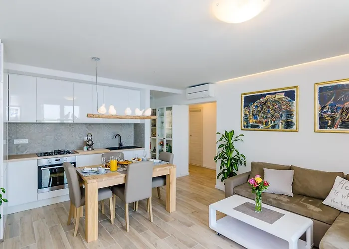 Апартаменты Lazarin - Two Bedroom With Balcony And Sea View 1 Veliki *